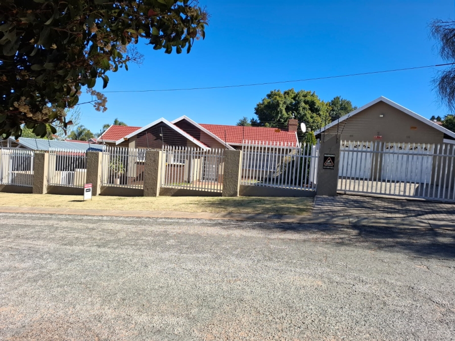 4 Bedroom Property for Sale in Bergbron Gauteng