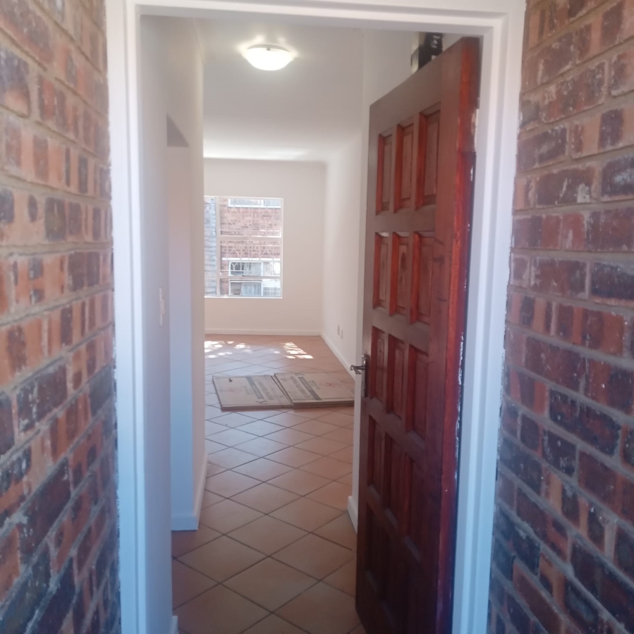 2 Bedroom Property for Sale in Vorna Valley Gauteng