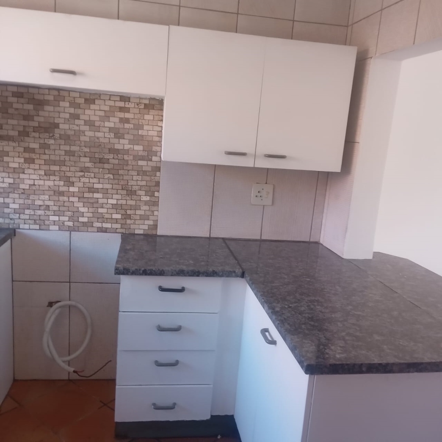 2 Bedroom Property for Sale in Vorna Valley Gauteng