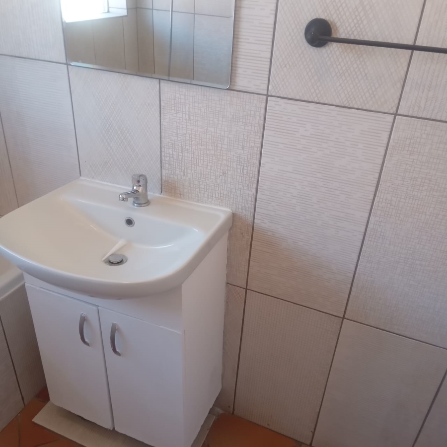 2 Bedroom Property for Sale in Vorna Valley Gauteng