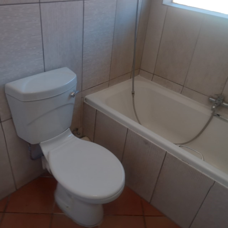 2 Bedroom Property for Sale in Vorna Valley Gauteng