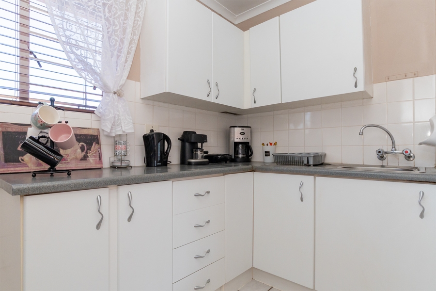 1 Bedroom Property for Sale in Freeway Park Gauteng