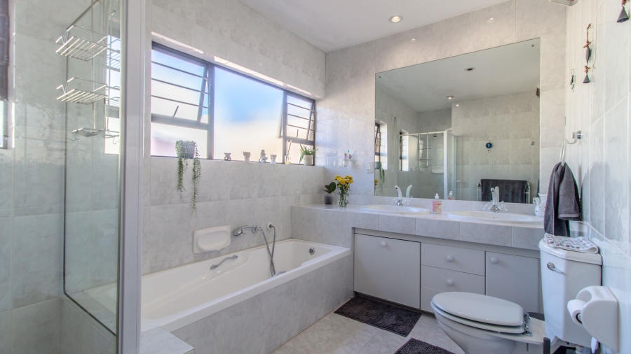 4 Bedroom Property for Sale in Bedfordview Gauteng