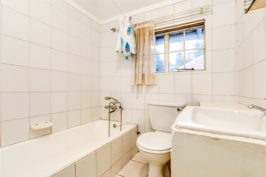 3 Bedroom Property for Sale in Greenside Gauteng
