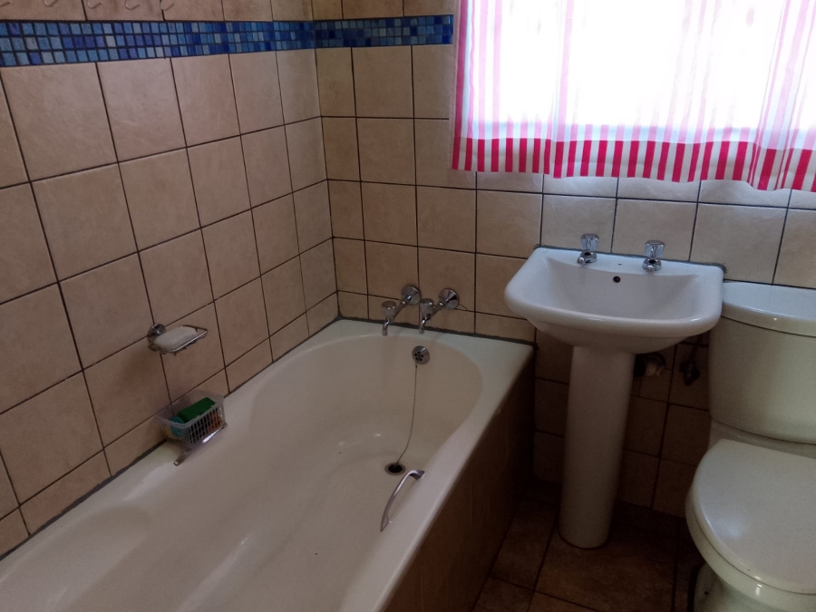 2 Bedroom Property for Sale in Soshanguve East Gauteng