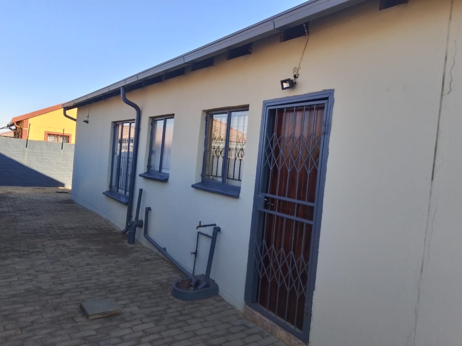 2 Bedroom Property for Sale in Soshanguve East Gauteng