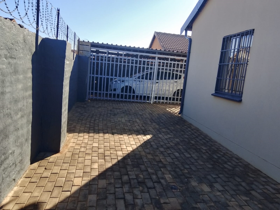 2 Bedroom Property for Sale in Soshanguve East Gauteng