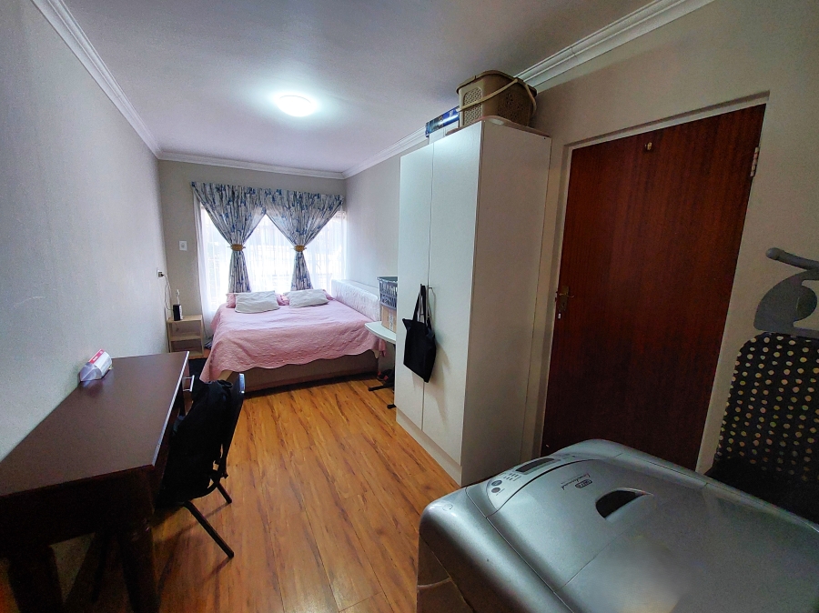 3 Bedroom Property for Sale in Waterkloof Ridge Gauteng