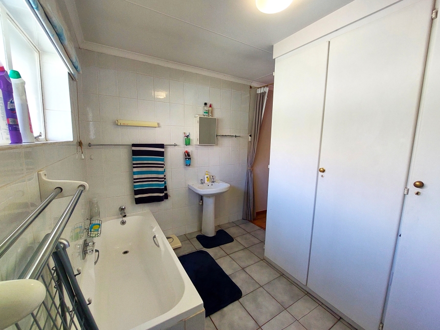 3 Bedroom Property for Sale in Waterkloof Ridge Gauteng