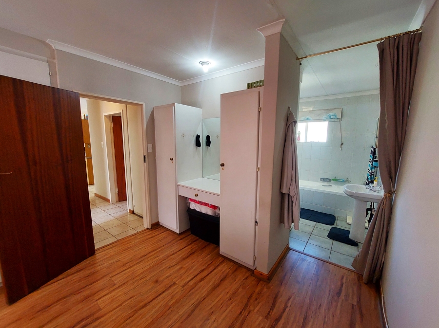 3 Bedroom Property for Sale in Waterkloof Ridge Gauteng