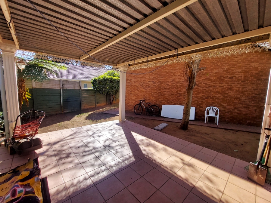 3 Bedroom Property for Sale in Waterkloof Ridge Gauteng