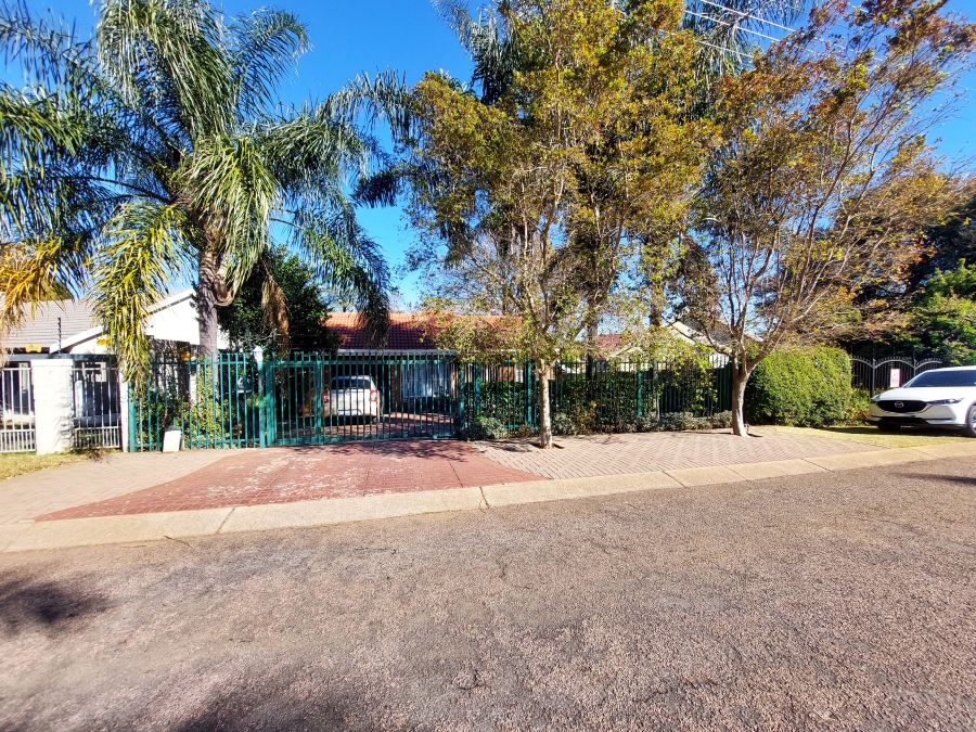3 Bedroom Property for Sale in Waterkloof Ridge Gauteng
