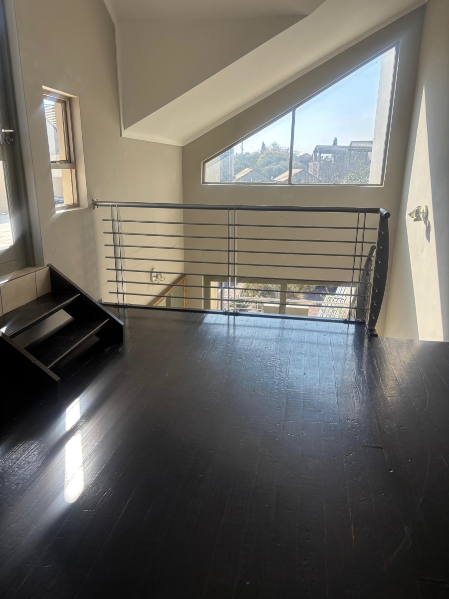 2 Bedroom Property for Sale in Lonehill Gauteng