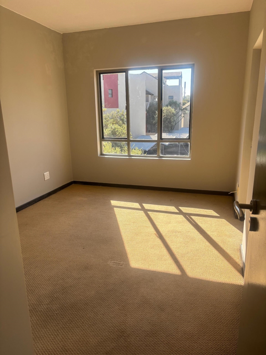 2 Bedroom Property for Sale in Lonehill Gauteng