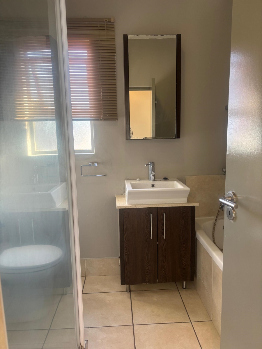 2 Bedroom Property for Sale in Lonehill Gauteng