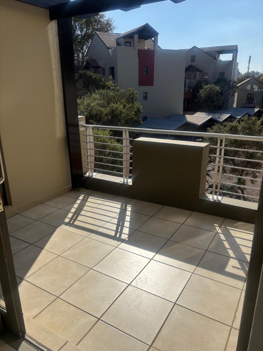 2 Bedroom Property for Sale in Lonehill Gauteng