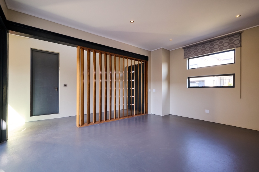 4 Bedroom Property for Sale in Waterfall Country Village Gauteng