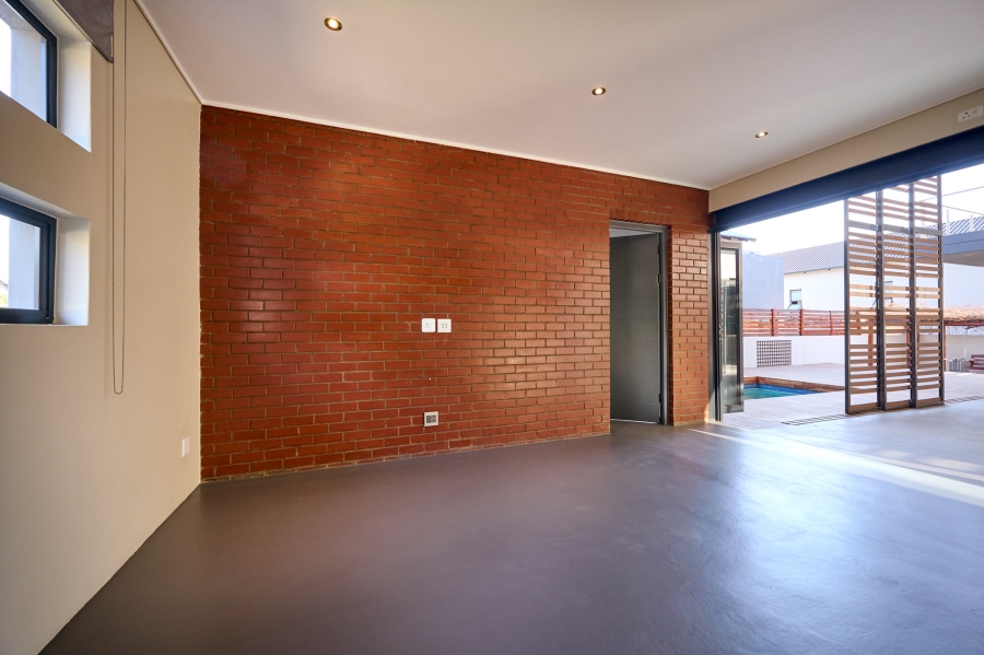 4 Bedroom Property for Sale in Waterfall Country Village Gauteng
