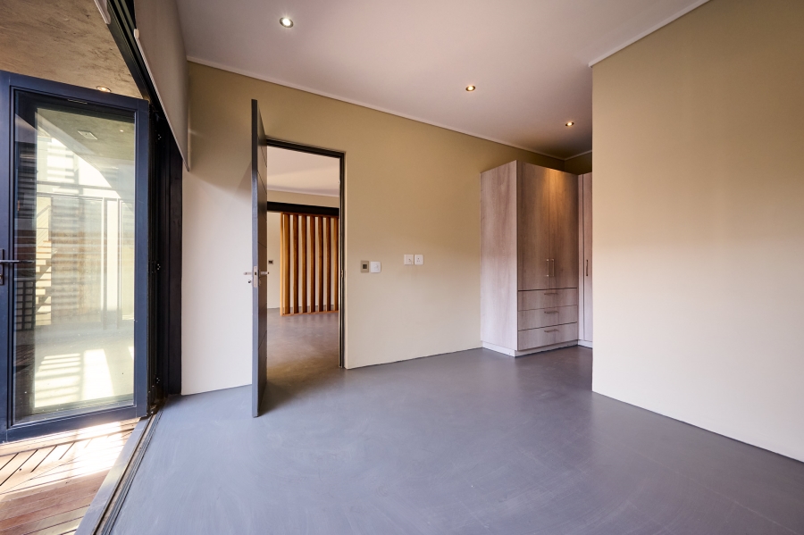 4 Bedroom Property for Sale in Waterfall Country Village Gauteng