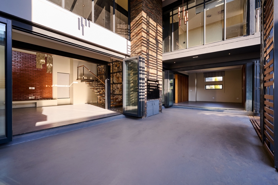 4 Bedroom Property for Sale in Waterfall Country Village Gauteng