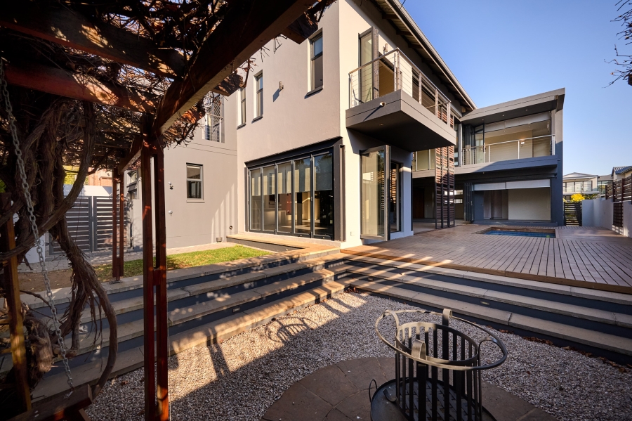 4 Bedroom Property for Sale in Waterfall Country Village Gauteng