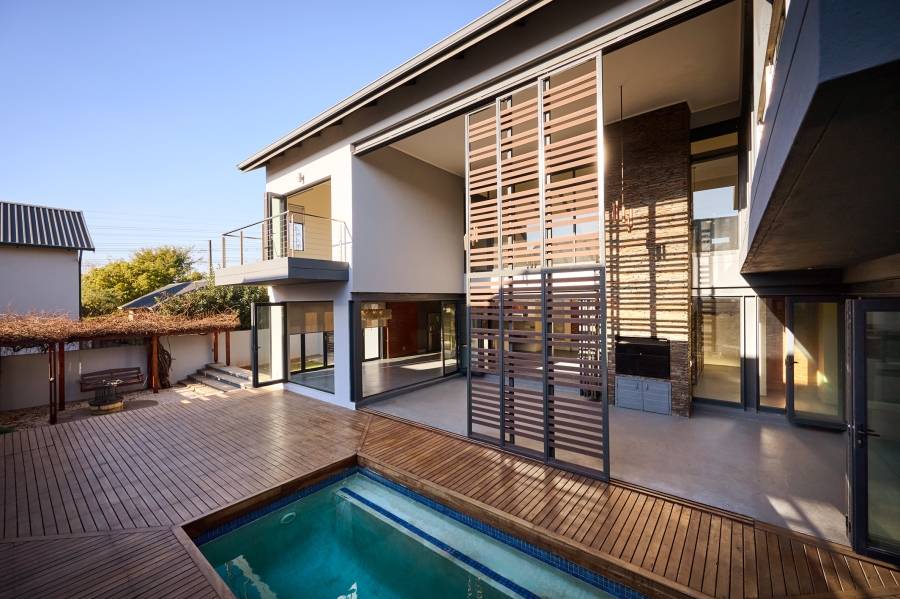 4 Bedroom Property for Sale in Waterfall Country Village Gauteng