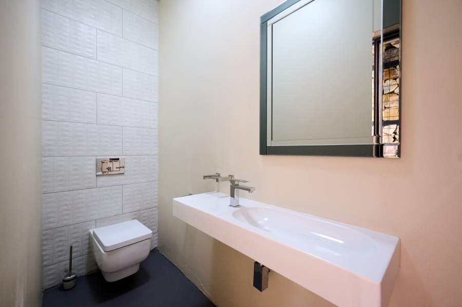 4 Bedroom Property for Sale in Waterfall Country Village Gauteng