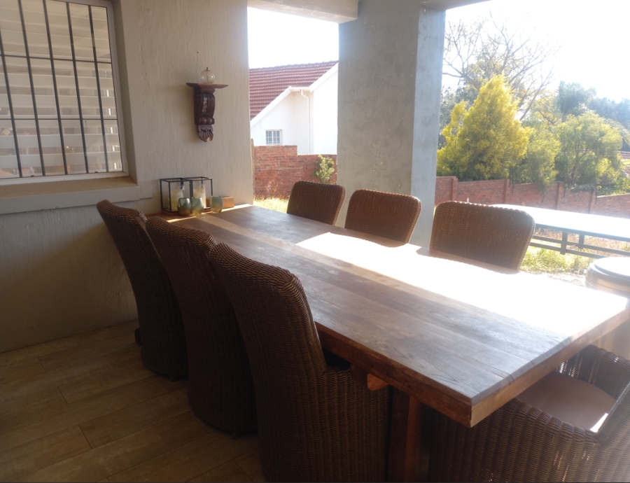 4 Bedroom Property for Sale in Waterkloof Gauteng