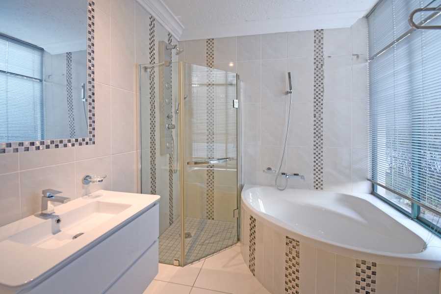 4 Bedroom Property for Sale in Bryanston Gauteng