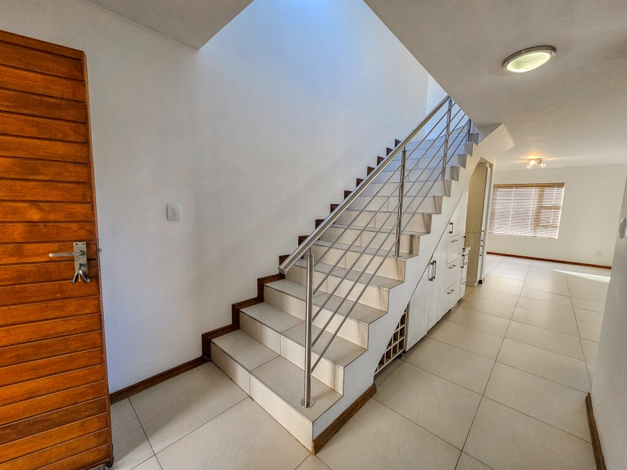 3 Bedroom Property for Sale in Candlewoods Country Estate Gauteng