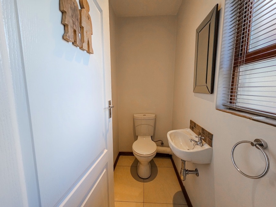 3 Bedroom Property for Sale in Candlewoods Country Estate Gauteng