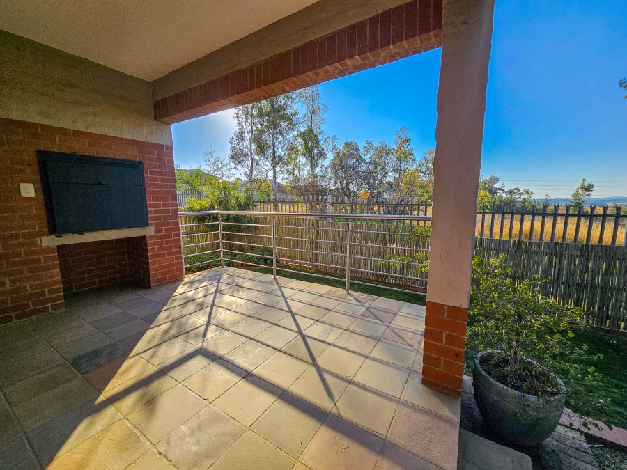 3 Bedroom Property for Sale in Candlewoods Country Estate Gauteng