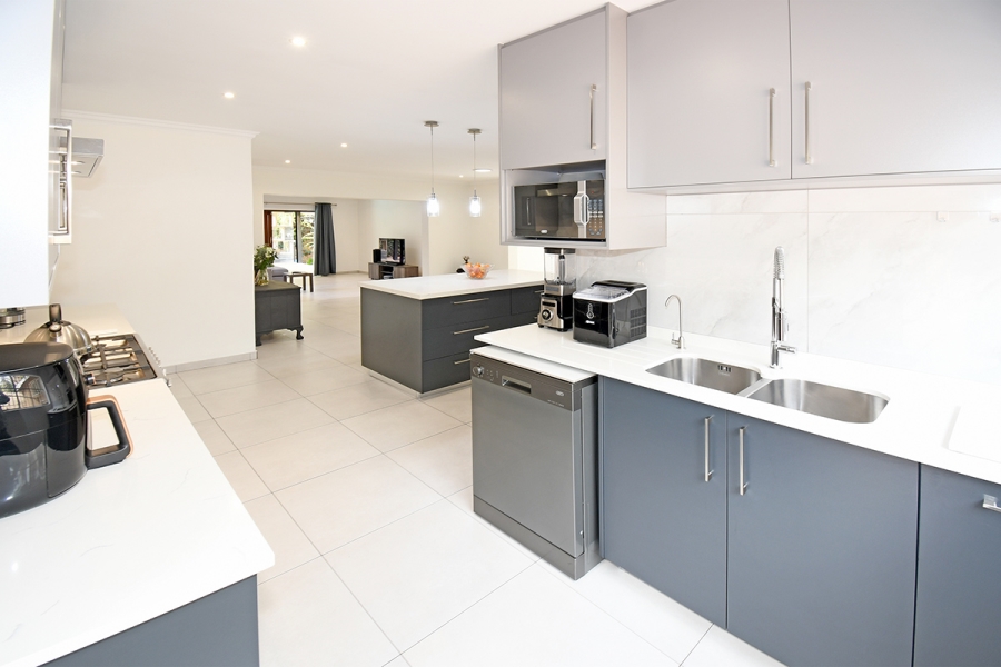 5 Bedroom Property for Sale in Olivedale Gauteng