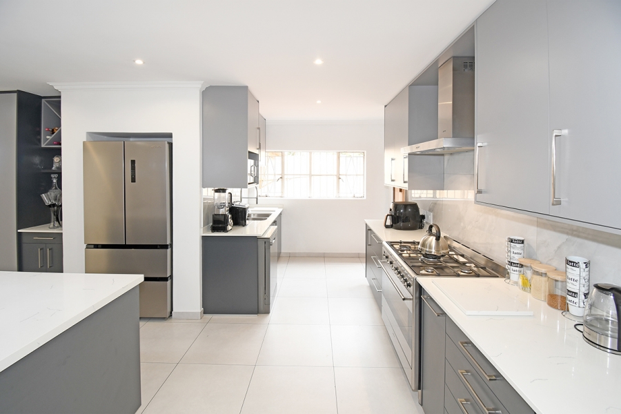 5 Bedroom Property for Sale in Olivedale Gauteng
