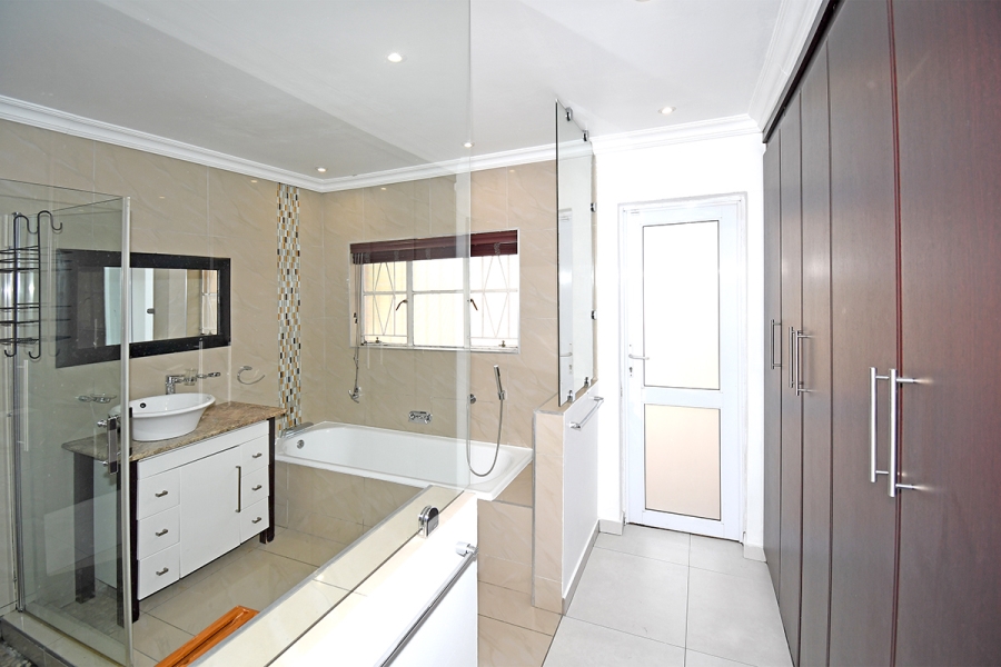 5 Bedroom Property for Sale in Olivedale Gauteng