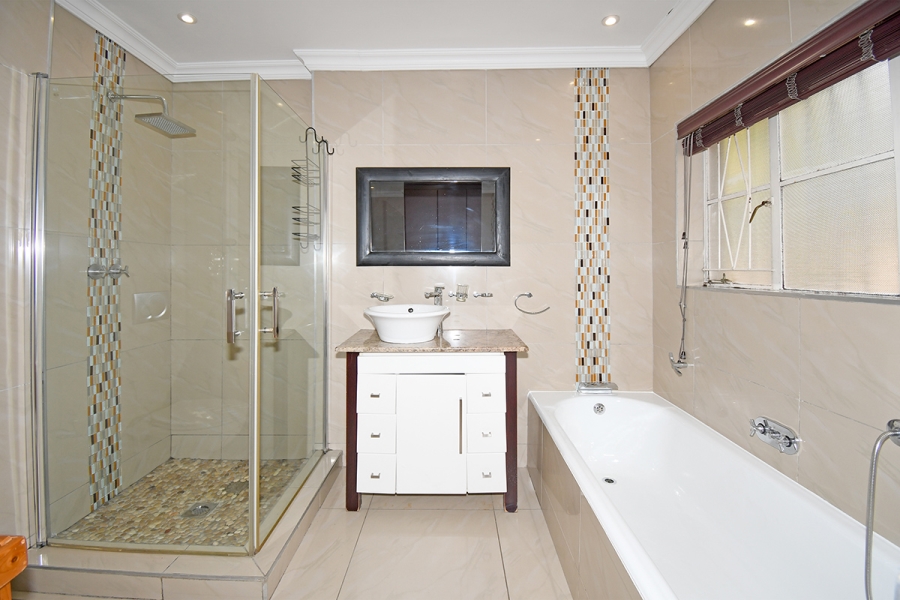 5 Bedroom Property for Sale in Olivedale Gauteng