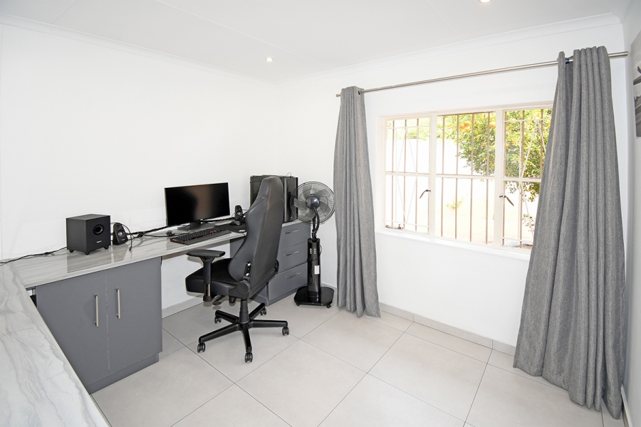 5 Bedroom Property for Sale in Olivedale Gauteng
