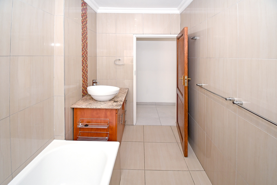 5 Bedroom Property for Sale in Olivedale Gauteng