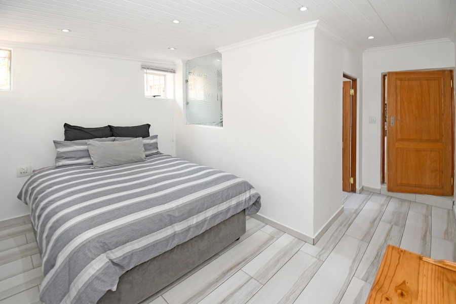 5 Bedroom Property for Sale in Olivedale Gauteng