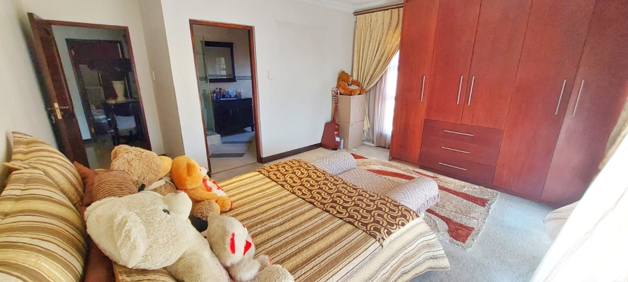 5 Bedroom Property for Sale in Kyalami Glen Estate Gauteng