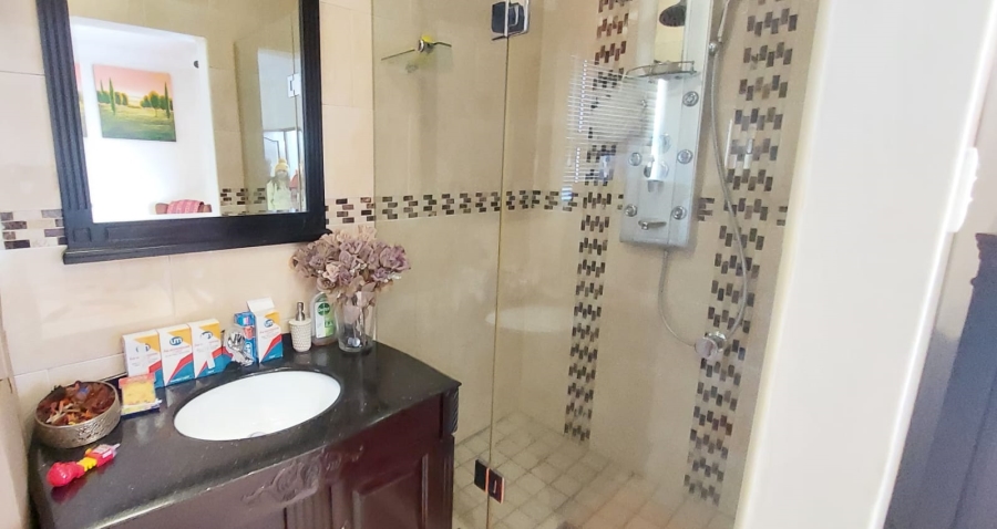 5 Bedroom Property for Sale in Kyalami Glen Estate Gauteng
