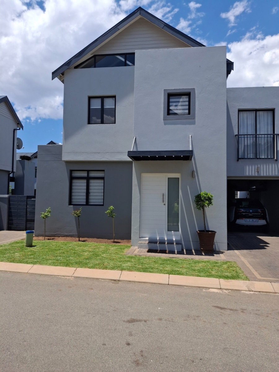 To Let 3 Bedroom Property for Rent in Broadacres Gauteng