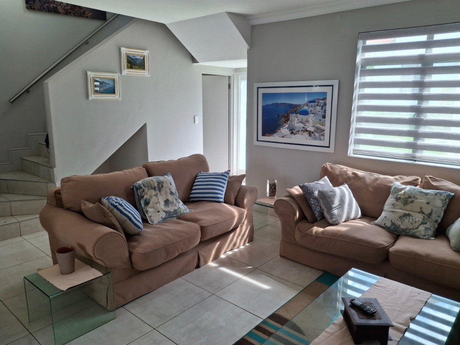 To Let 3 Bedroom Property for Rent in Broadacres Gauteng