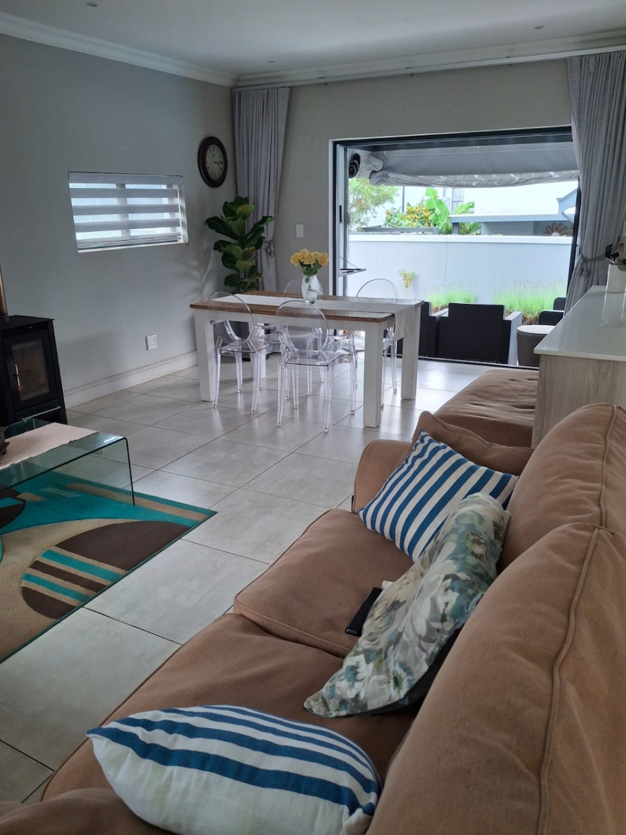 To Let 3 Bedroom Property for Rent in Broadacres Gauteng