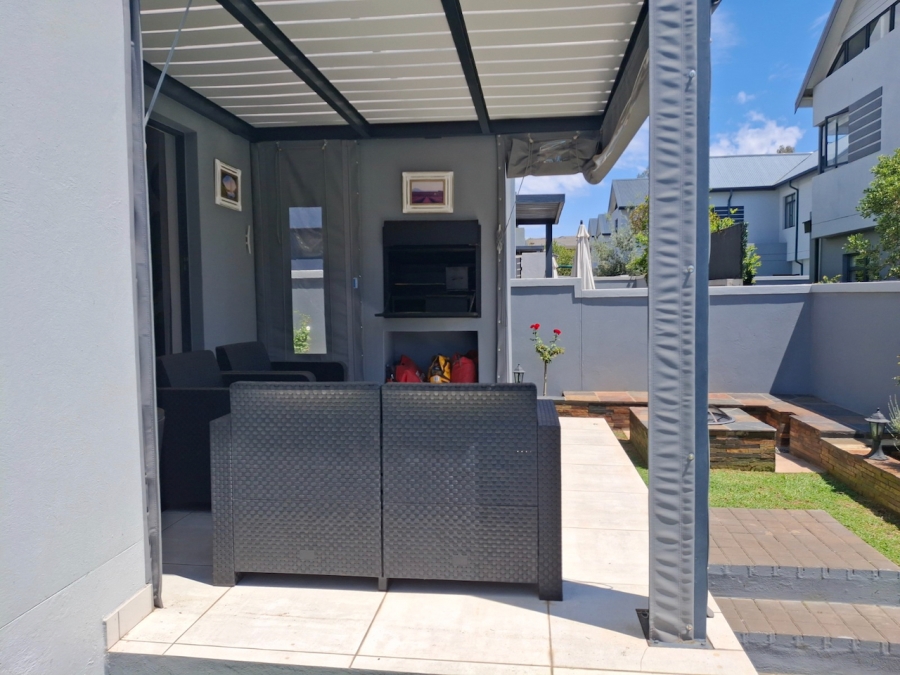 To Let 3 Bedroom Property for Rent in Broadacres Gauteng