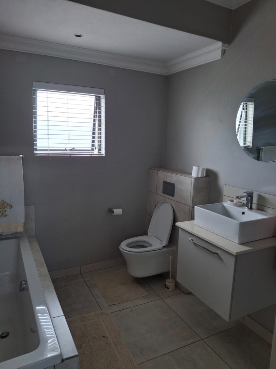 To Let 3 Bedroom Property for Rent in Broadacres Gauteng