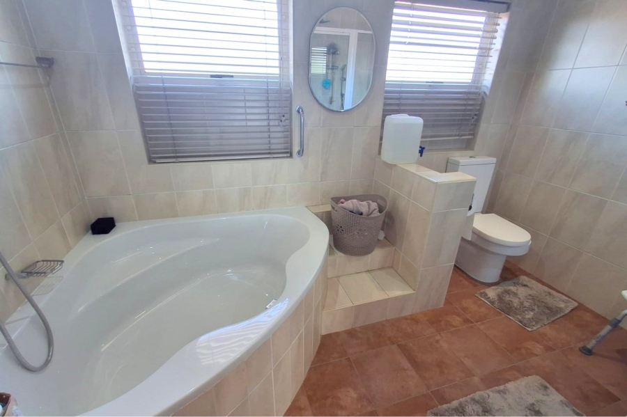 4 Bedroom Property for Sale in Highway Gardens Gauteng