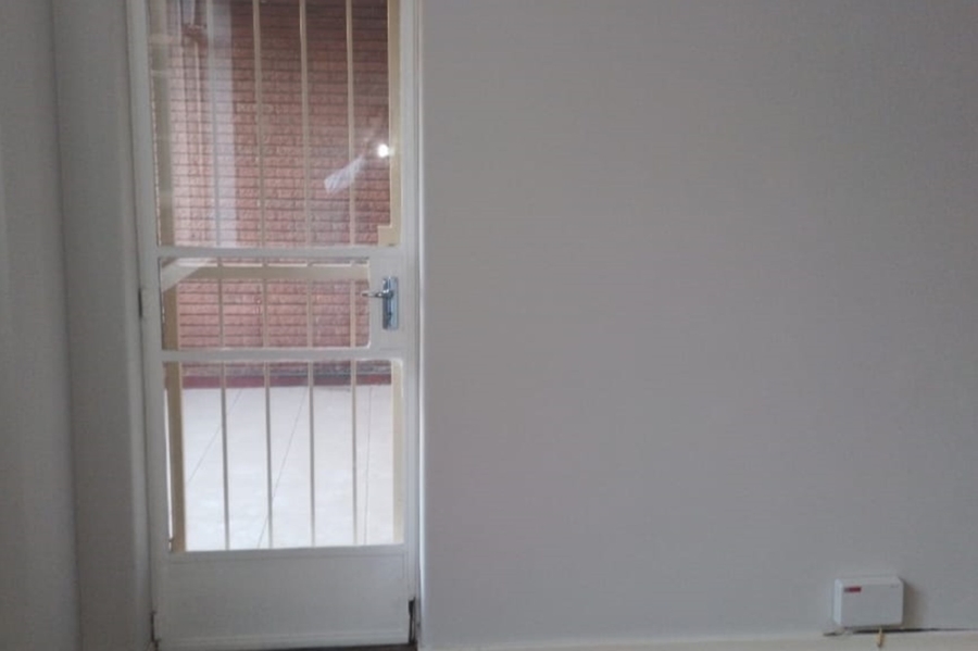 To Let 1 Bedroom Property for Rent in Parktown Gauteng
