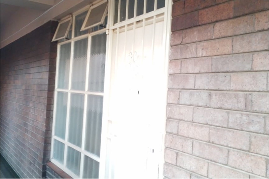 To Let 1 Bedroom Property for Rent in Parktown Gauteng