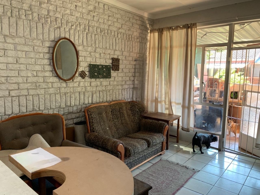 2 Bedroom Property for Sale in Hermanstad Gauteng
